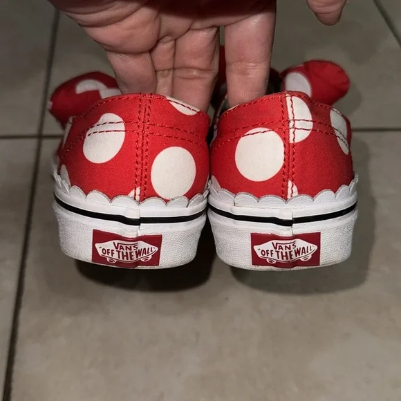 Disney X Vans Minnie Mouse Bow Vans - Picture 5 of 13